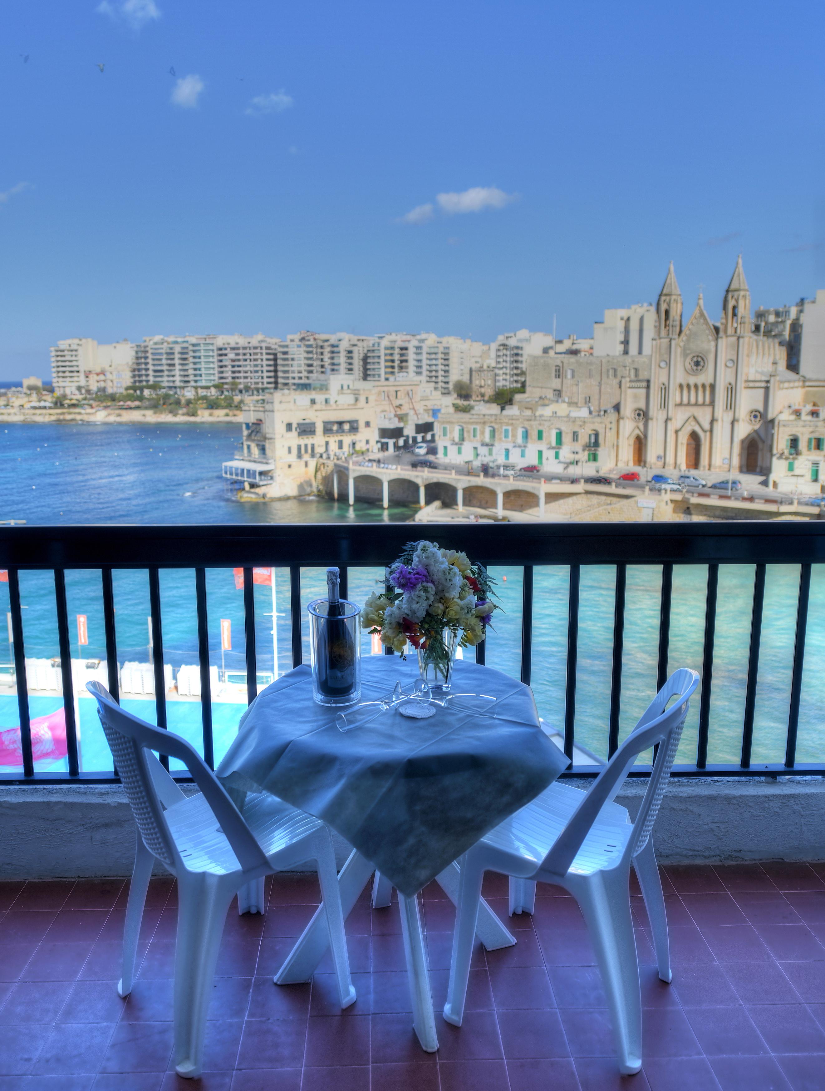 St. Julian'S Bay Hotel Esterno foto